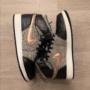 Air Jordan 1 gs fleece Big Kids Sneakers